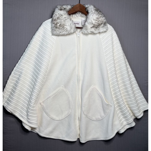 Moda Jackets & Blazers - Vintage Faux Fur Capelet Womens OS Snow Bunny Aprés Ski White